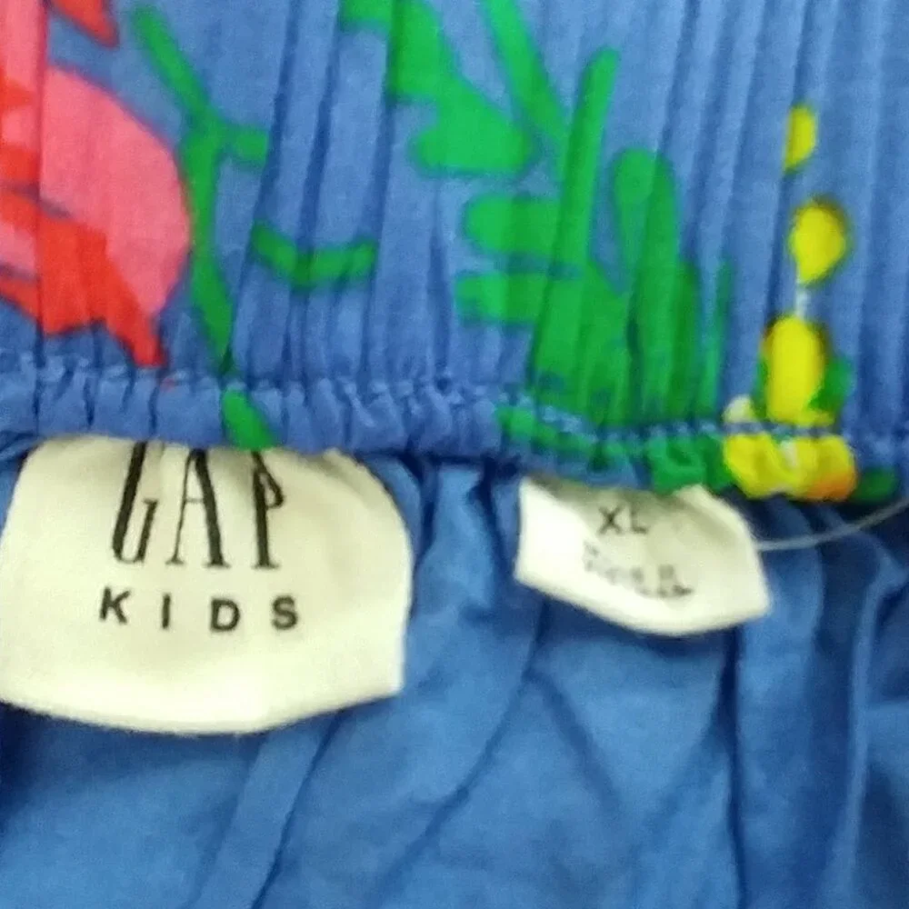 Gap Girls Flowered Skirt XL 12. Condition is 